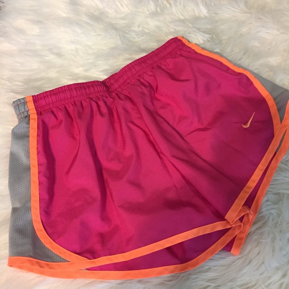 Girls Nike Tempo Shorts